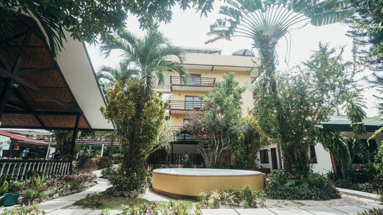 Point 303 Resort Генерал-Луна Экстерьер фото